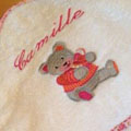 Broderie linge de maison : Cape de bain Camille